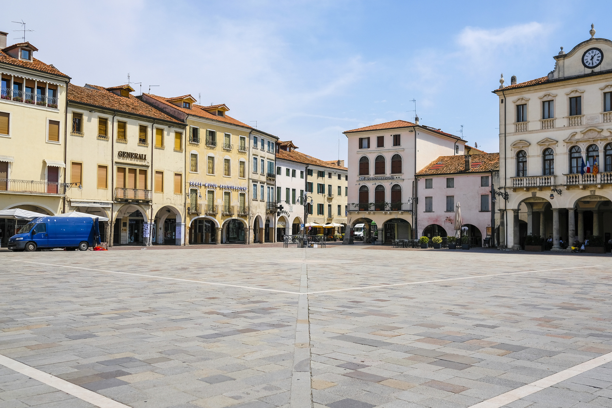 Interruzione del traffico veicolare in Piazza Maggiore e via P. Umberto